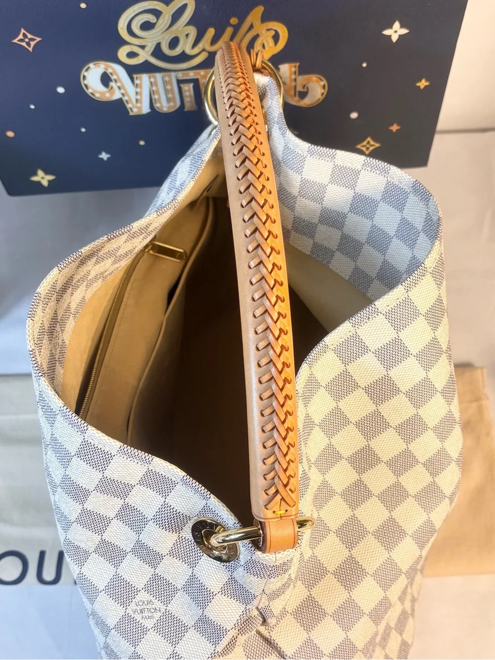 Amazing Louis Vuitton Artsy Azur